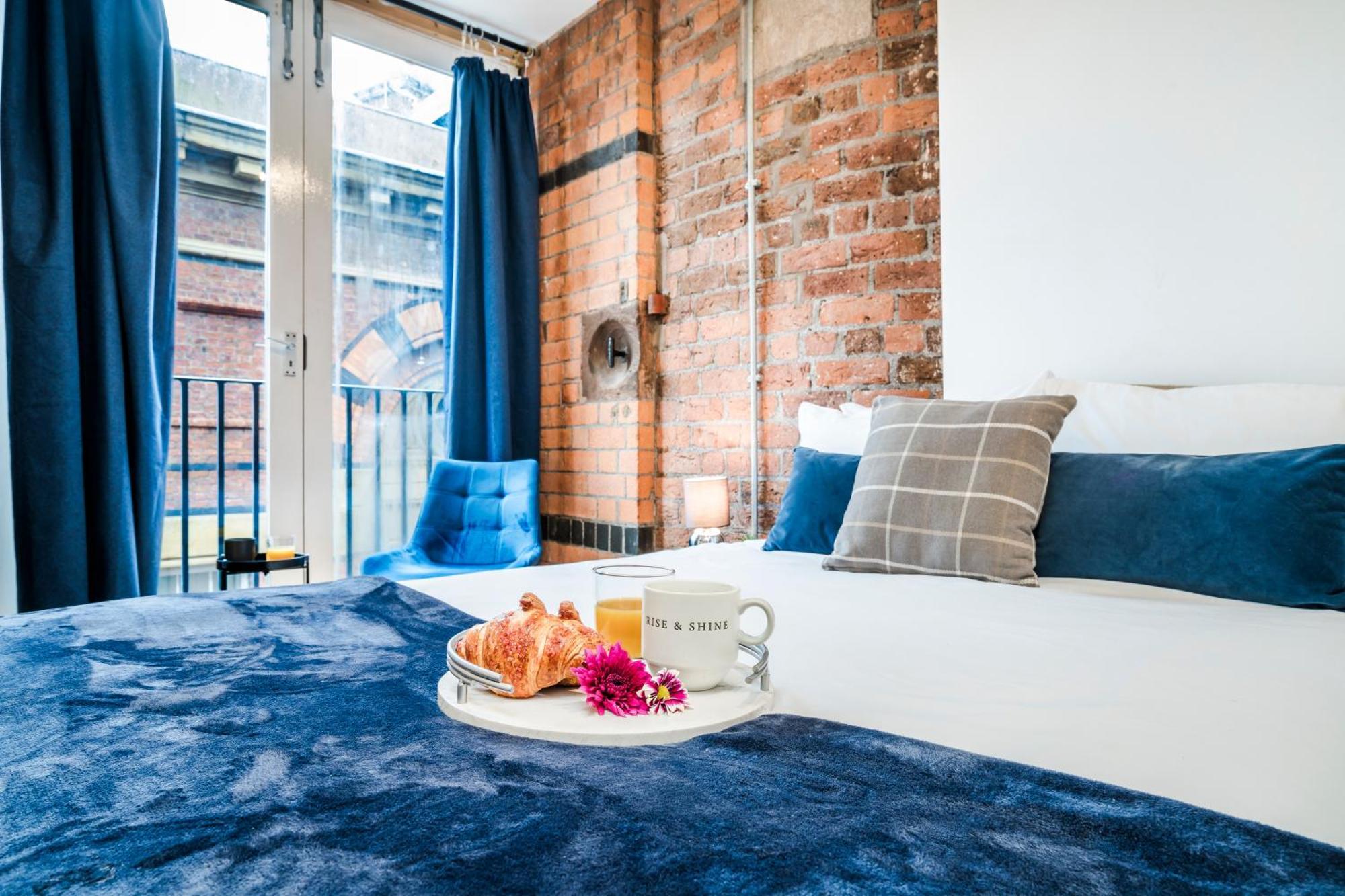 Cavern Quarters, Beautiful Two Bedroom City Centre Apartment By Garudy Serviced Apartments And Short Lets - Perfect For Longer Stays 利物浦 外观 照片