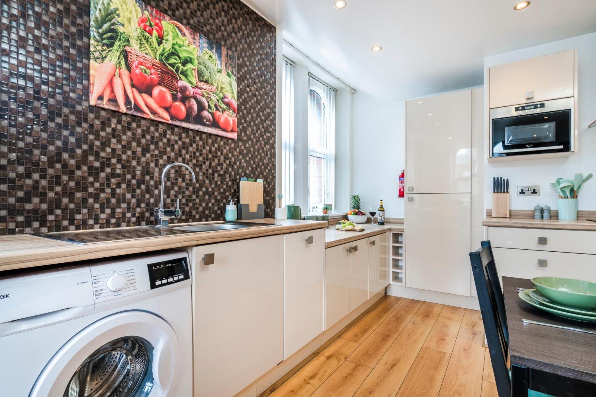 Cavern Quarters, Beautiful Two Bedroom City Centre Apartment By Garudy Serviced Apartments And Short Lets - Perfect For Longer Stays 利物浦 外观 照片