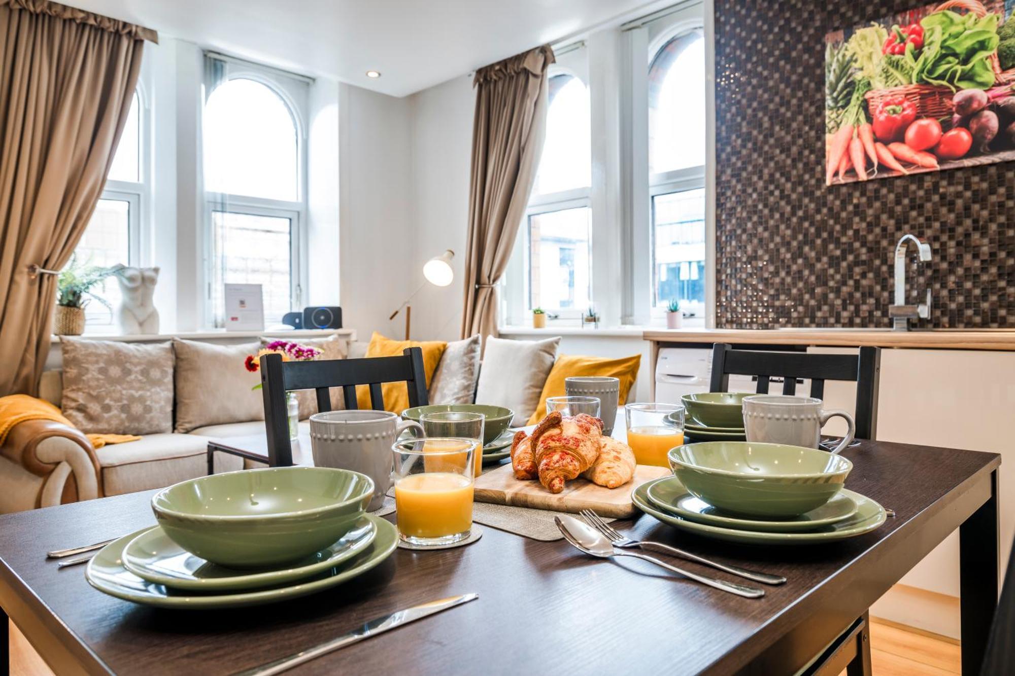 Cavern Quarters, Beautiful Two Bedroom City Centre Apartment By Garudy Serviced Apartments And Short Lets - Perfect For Longer Stays 利物浦 外观 照片