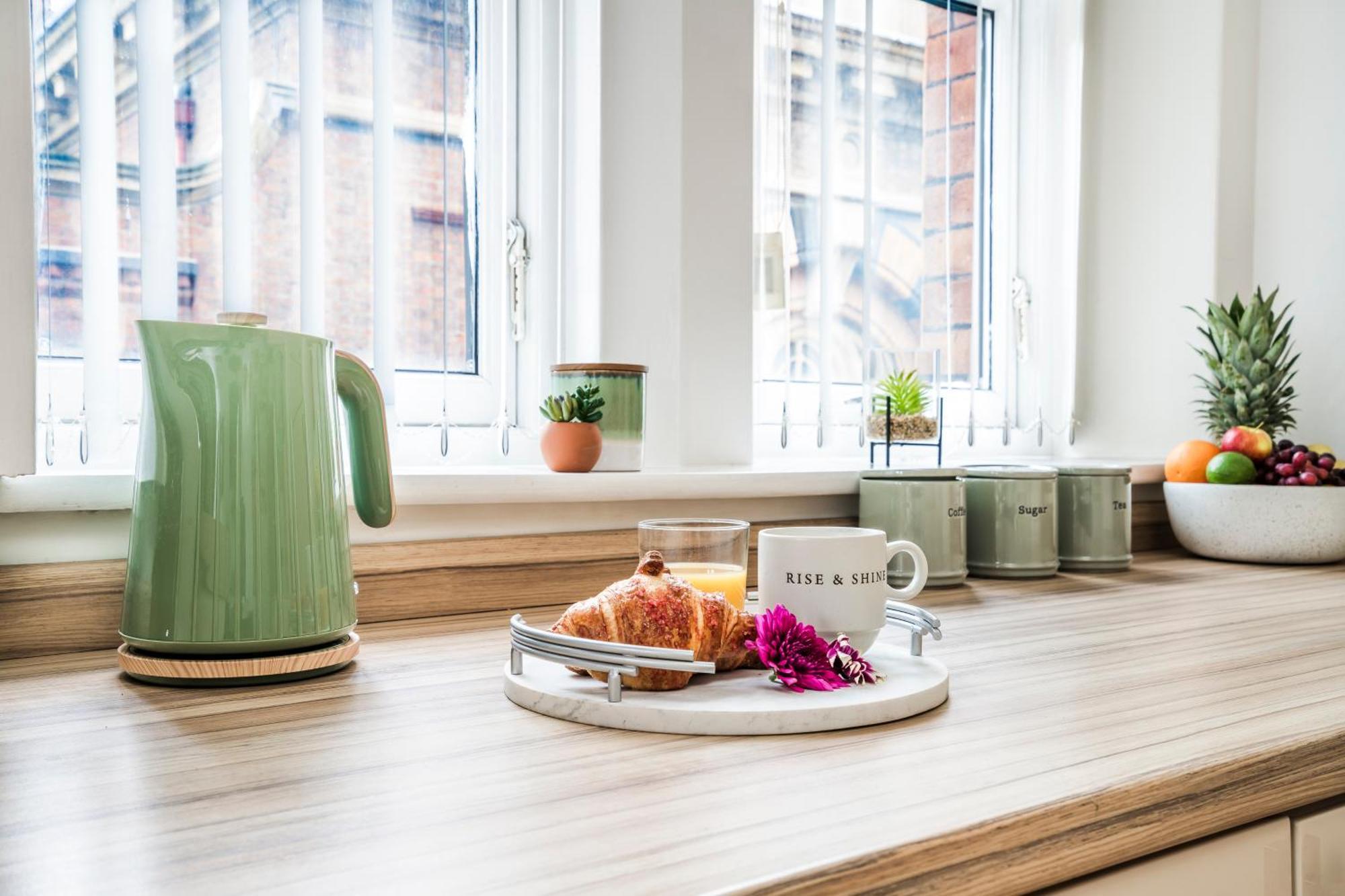 Cavern Quarters, Beautiful Two Bedroom City Centre Apartment By Garudy Serviced Apartments And Short Lets - Perfect For Longer Stays 利物浦 外观 照片