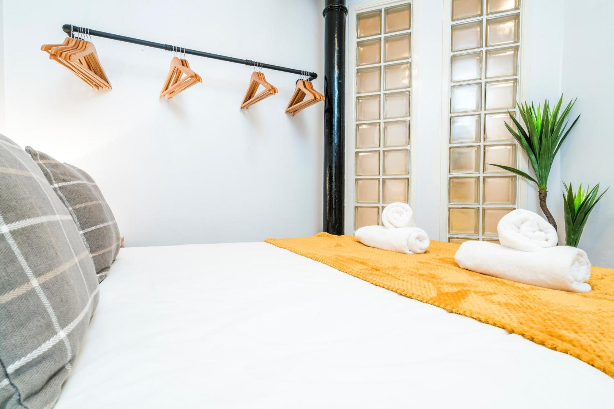 Cavern Quarters, Beautiful Two Bedroom City Centre Apartment By Garudy Serviced Apartments And Short Lets - Perfect For Longer Stays 利物浦 外观 照片